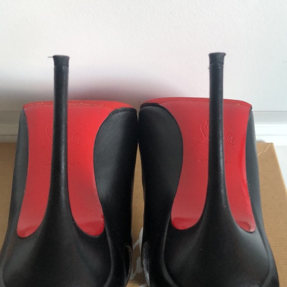 LNIB—Christian Louboutin Dugueclina 100 Napa cut out ankle bootie in Size 38 - Picture 9 of 16